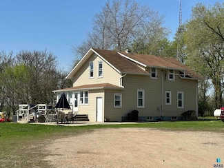 44415 U S 18, Freeman, SD 57029