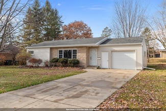 815 Sunset Ave, Algoma, WI 54201