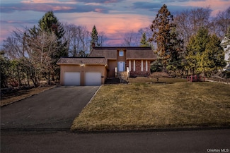 79 Tennyson Dr, Nanuet, NY 10954