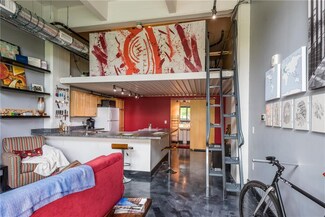 120 SW 5th St Unit 109, Des Moines, IA 50309