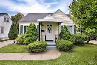 82 Canterbury Ln, Buffalo, NY 14217