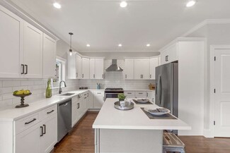 10 Harrison St, Quincy, MA 02169