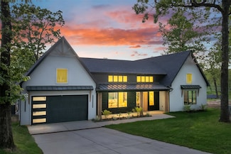 108 Deerhurst Ln, Mabank, TX 75156