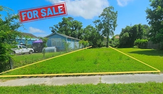 3323 Minnesota St, Baytown, TX 77520
