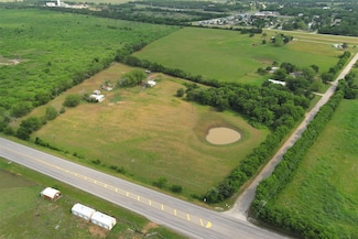 181 N Main St, Paige, TX 78659