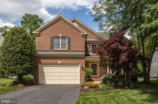 1833 Foxstone Dr, Vienna, VA 22182