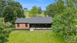 1757 Westlane Dr NE, Grand Rapids, MI 49505
