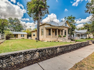 351 N Guenther Ave, New Braunfels, TX 78130