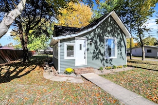 630 Walnut St, Whiteland, IN 46184