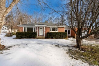 28 St Anselem Dr, Goffstown, NH 03102