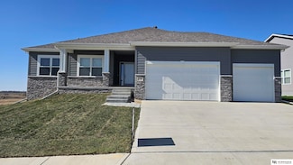 21202 Larimore Ave, Elkhorn, NE 68022