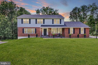 14 Dansfield Dr, Wilmington, DE 19803