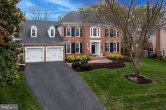 8644 Oak Chase Cir, Fairfax Station, VA 22039