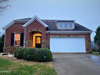 972 Garnet Hill Dr, Lenoir City, TN 37772