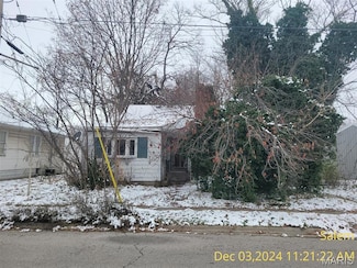 404 W Schwartz St, Salem, IL 62881