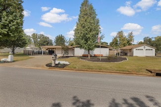 202 Davis Ave, Florence, AL 35633