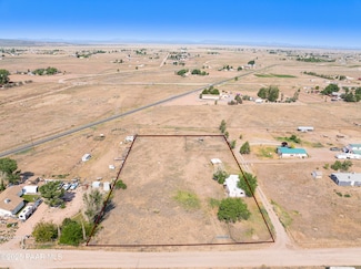 25050 N Larita Rd, Paulden, AZ 86334