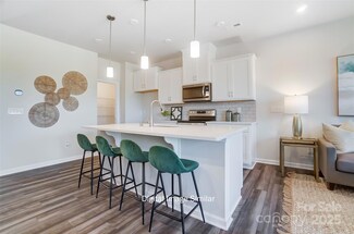 6409 Mallow Crossing Ln, Charlotte, NC 28213