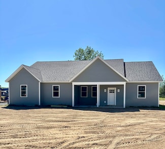 52 E Olive St, Grand Isle, VT 05458