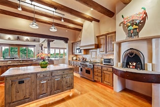 35 Wildhorse, Santa Fe, NM 87506