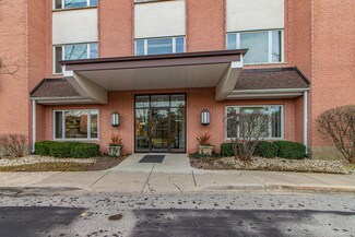211 Rivershire Ln Unit 202W, Lincolnshire, IL 60069
