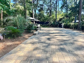 133 Arrow Rd, Hilton Head Island, SC 29928