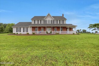 110 Buckeye Ln, New Columbia, PA 17856