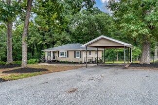 7 Wofford St, Inman, SC 29349