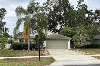 913 Lake Lindley Dr N, Deland, FL 32724