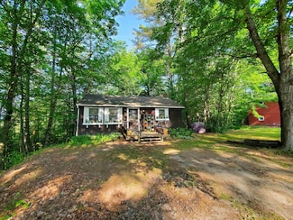 9 Stark Hill Rd, Canaan, NH 03741