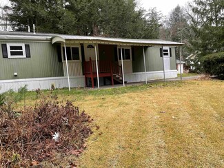 5 Matthew Rd, Hooksett, NH 03106