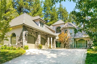 699 Brentwood Dr, Lake Arrowhead, CA 92352