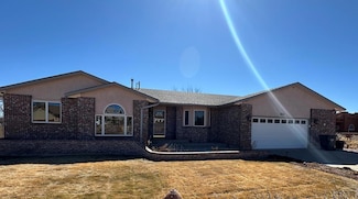 528 W Golfwood Dr, Pueblo, CO 81007