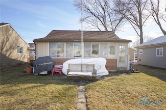 5341 E Port Dr, Port Clinton, OH 43452