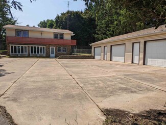 3020 W Pearl City Rd, Freeport, IL 61032