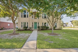 702 Huntercrest St, El Lago, TX 77586