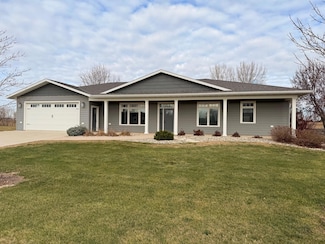 951 Cedar Ave E, Hector, MN 55342