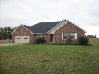 965 W Pearl St, Trafalgar, IN 46181