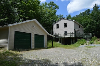 1242 Canaan Rd, Skowhegan, ME 04976