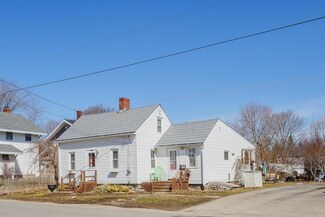 81 Rankin St, Rockland, ME 04841