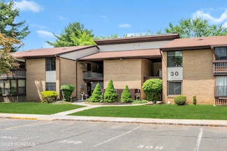 30 Meadow Green Cir Unit F, Manalapan, NJ 07726