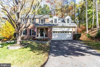 9540 Locust Hill Dr, Great Falls, VA 22066