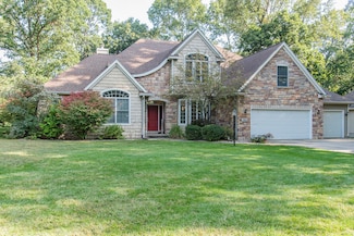 5660 Saddle Club Dr, Kalamazoo, MI 49009