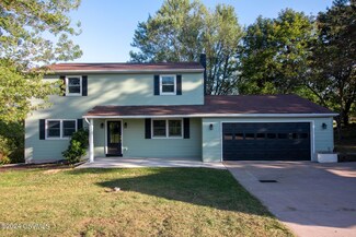7 Long View Dr, Bloomsburg, PA 17815