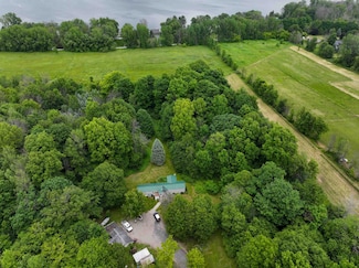 166 Woods Rd, Isle La Motte, VT 05463