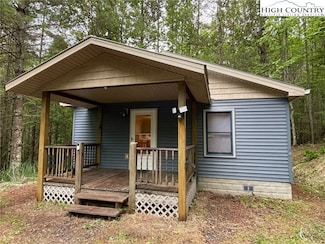 70 Maudes Ln, Piney Creek, NC 28663