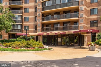 8370 Greensboro Dr Unit 211, McLean, VA 22102