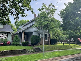 907 Lovers Ln, Akron, OH 44306