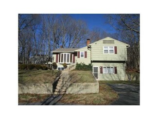 3 Justa St, West Warwick, RI 02893