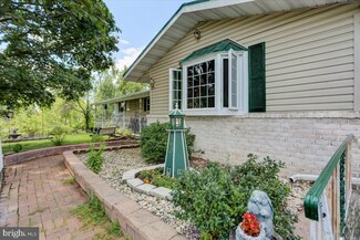 140 Oakhill Rd, Carlisle, PA 17015